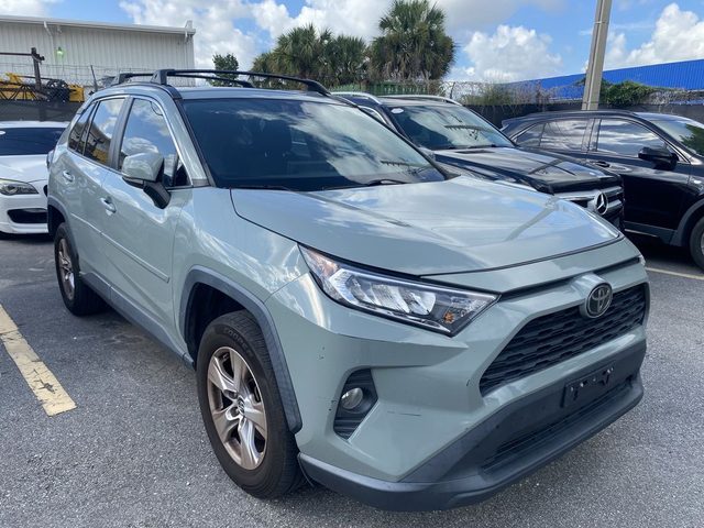 2019 Toyota RAV4 XLE FWD photo