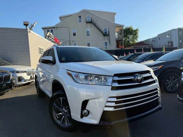 2019 Toyota Highlander XLE AWD photo