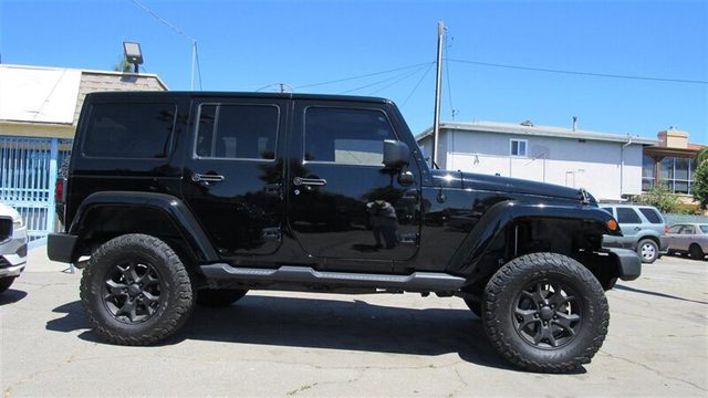 2018 Jeep Wrangler Unlimited Sahara 4WD photo