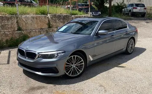 2019 BMW 5 Series 530i xDrive AWD photo