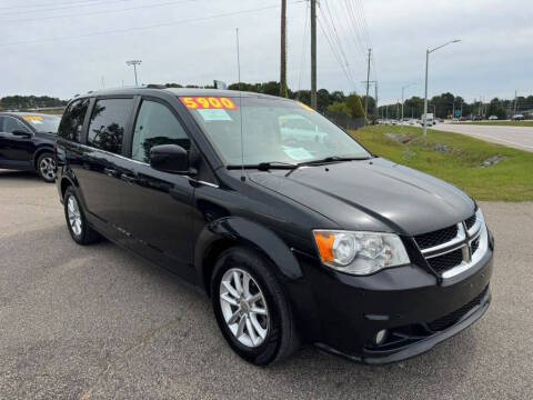 2018 Dodge Grand Caravan SXT FWD photo