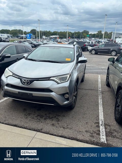 2016 Toyota RAV4 XLE FWD photo