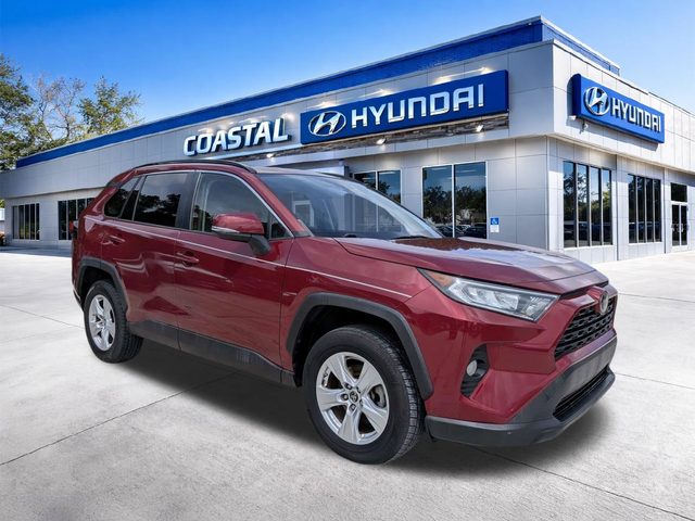 2019 Toyota RAV4 XLE FWD photo