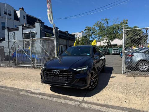 2019 Audi Q8 Premium Plus AWD photo
