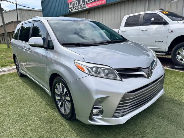 2020 Toyota Sienna Limited FWD photo