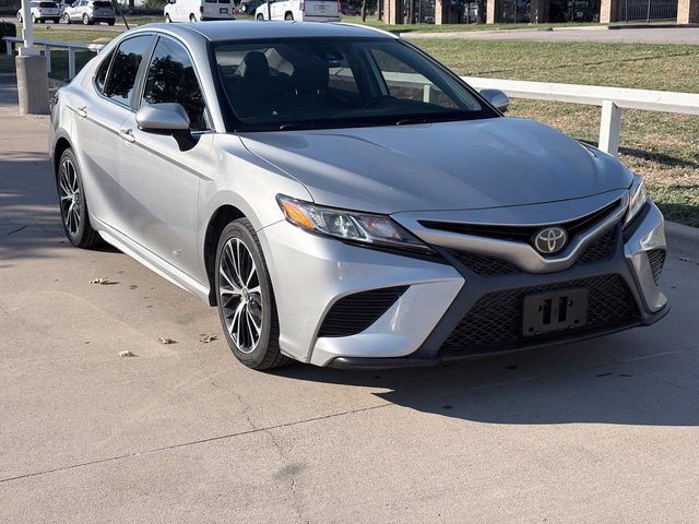 2019 Toyota Camry SE FWD photo