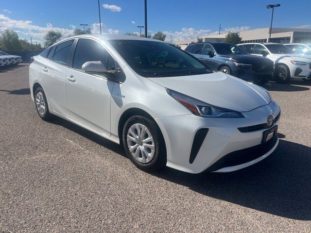 2019 Toyota Prius L Eco FWD photo