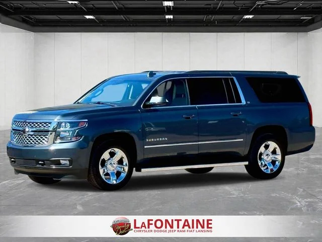 2019 Chevrolet Suburban LT 4WD photo