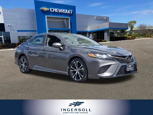 2019 Toyota Camry SE FWD photo