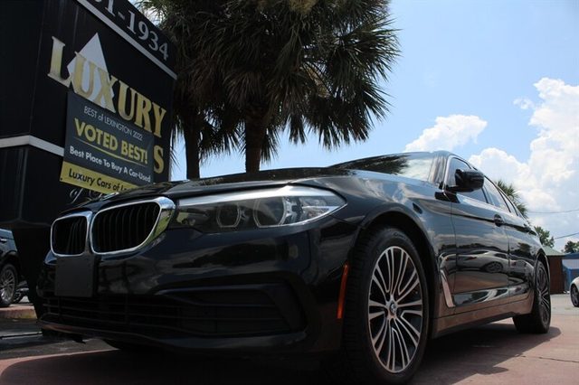 2019 BMW 5 Series 530i RWD photo