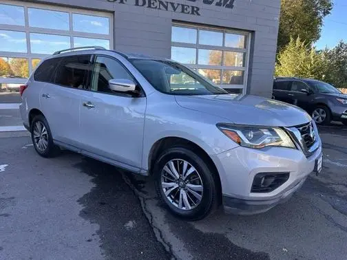 2019 Nissan Pathfinder SV 4WD photo
