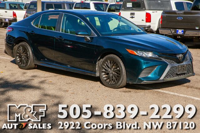 2019 Toyota Camry SE FWD photo