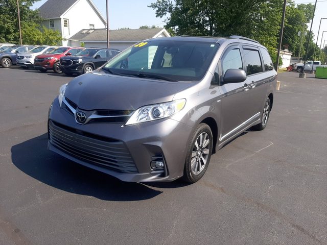 2020 Toyota Sienna XLE AWD photo