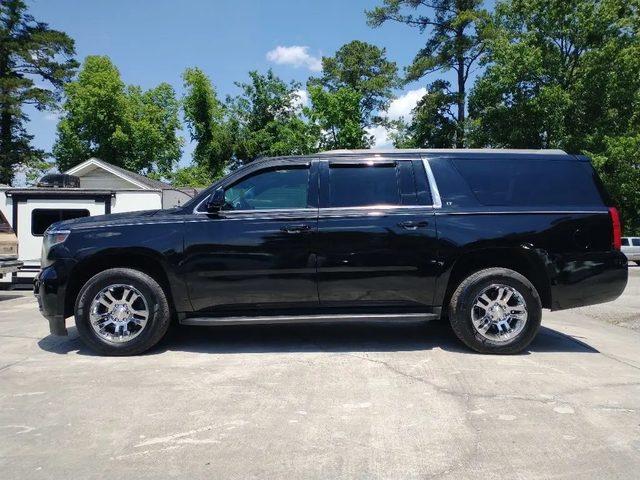 2017 Chevrolet Suburban LT 4WD photo