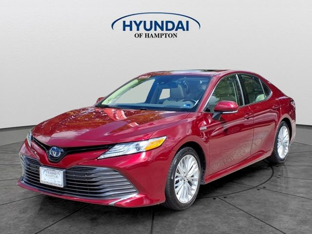 2019 Toyota Camry Hybrid XLE FWD photo