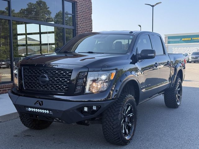 2019 Nissan Titan SV 4WD photo