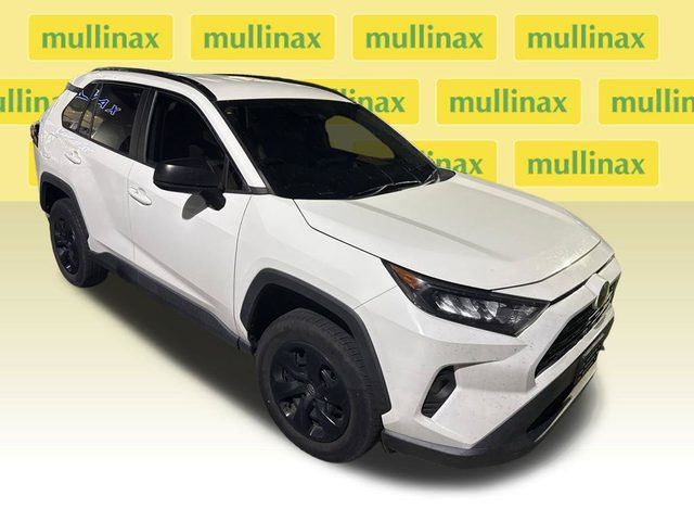 2019 Toyota RAV4 LE FWD photo