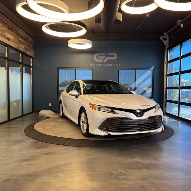 2019 Toyota Camry XLE FWD photo