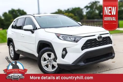 2019 Toyota RAV4 XLE FWD photo