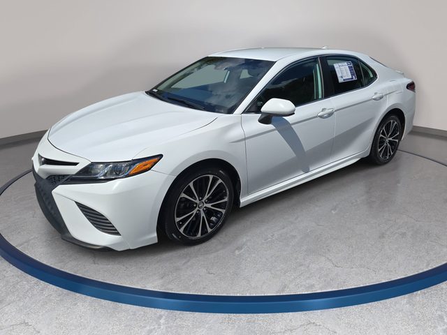 2019 Toyota Camry SE FWD photo