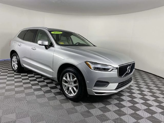 2019 Volvo XC60 Momentum FWD photo