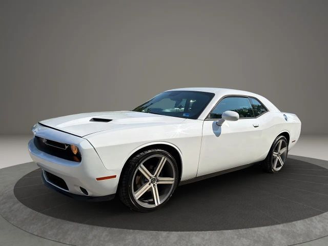 2019 Dodge Challenger SXT RWD photo