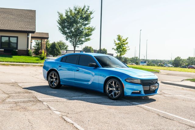 2019 Dodge Charger SXT RWD photo