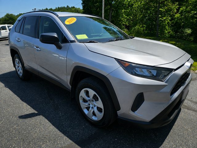 2019 Toyota RAV4 LE AWD photo