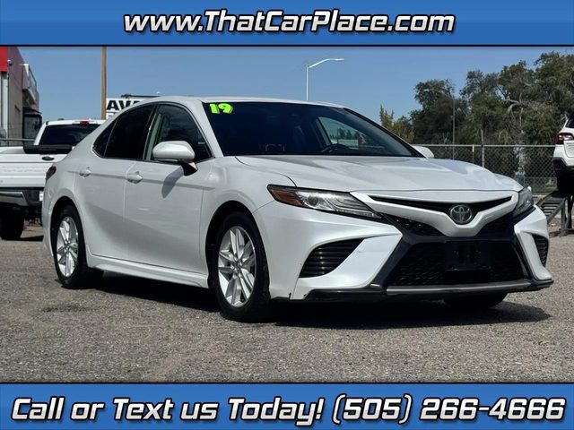 2019 Toyota Camry XSE FWD photo