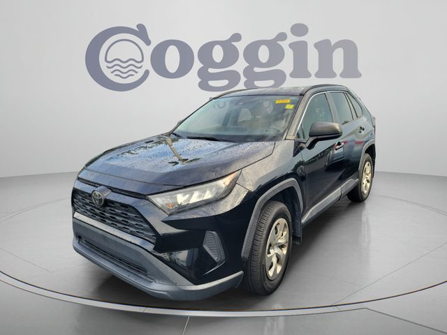 2019 Toyota RAV4 LE FWD photo