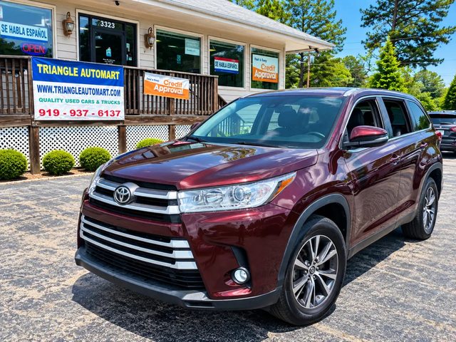 2019 Toyota Highlander LE Plus FWD photo