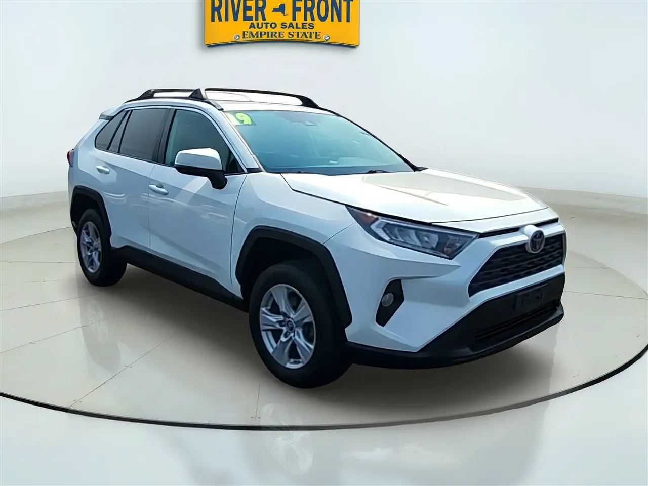 2019 Toyota RAV4 XLE AWD photo