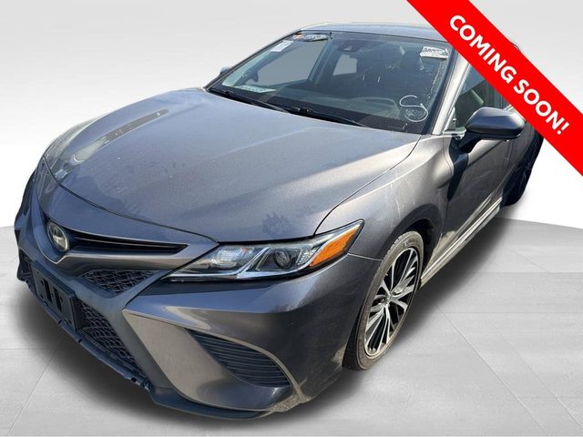 2019 Toyota Camry SE FWD photo
