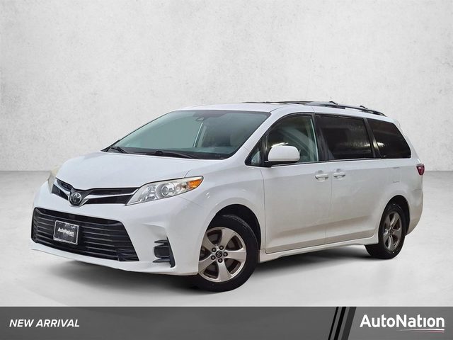 2020 Toyota Sienna LE FWD photo