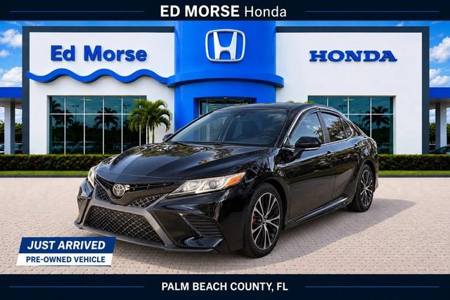 2019 Toyota Camry SE FWD photo