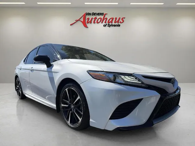 2019 Toyota Camry XSE FWD photo
