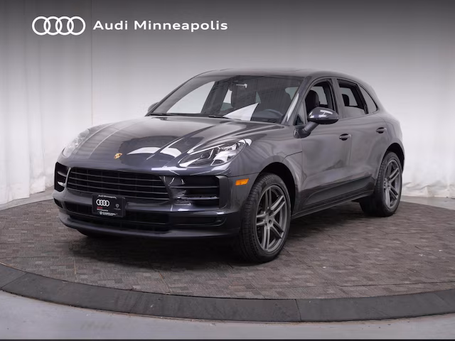 2019 Porsche Macan AWD photo