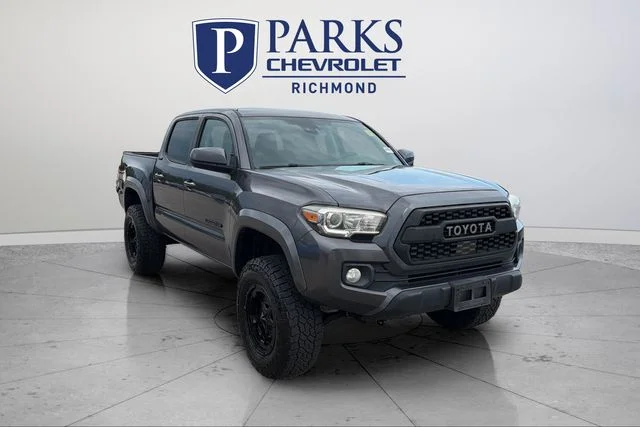 2018 Toyota Tacoma SR5 4WD photo