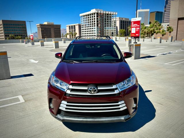 2019 Toyota Highlander XLE FWD photo