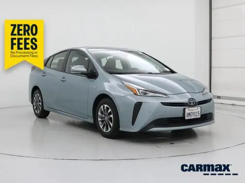 2019 Toyota Prius XLE FWD photo
