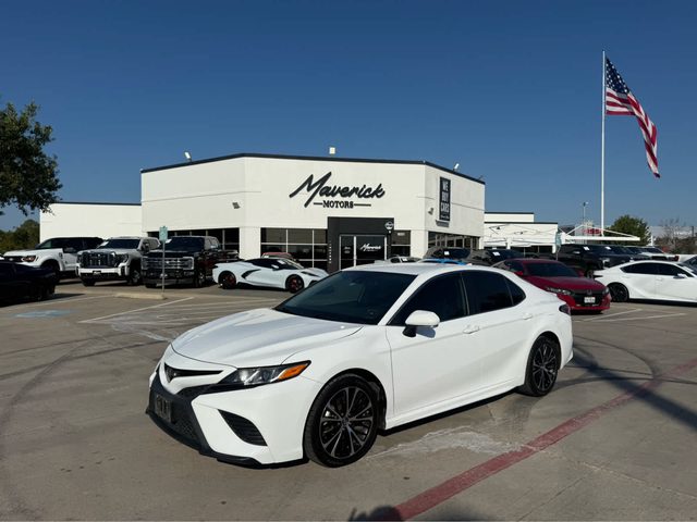2019 Toyota Camry SE FWD photo