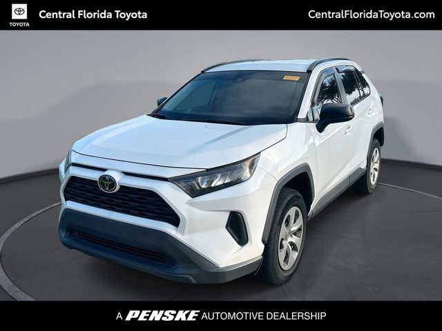 2019 Toyota RAV4 LE FWD photo