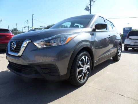 2019 Nissan Kicks S FWD photo