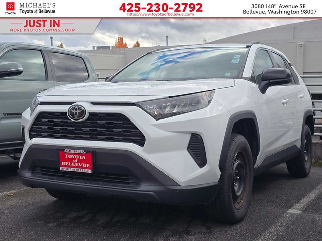 2019 Toyota RAV4 LE AWD photo
