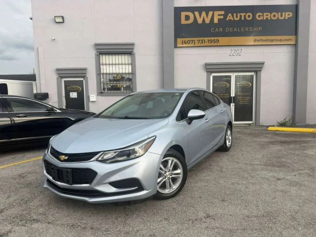2017 Chevrolet Cruze LT FWD photo