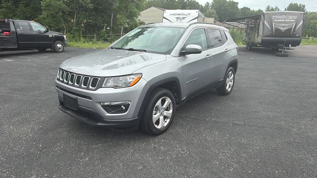 2019 Jeep Compass Latitude 4WD photo