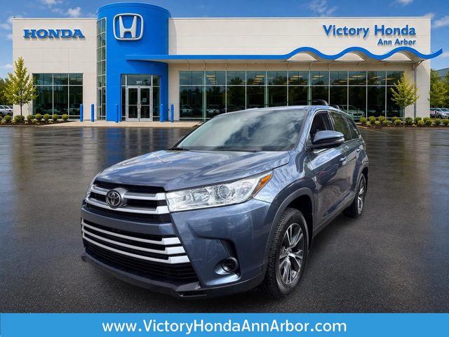 2019 Toyota Highlander LE AWD photo
