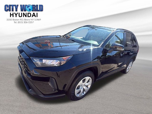 2019 Toyota RAV4 LE AWD photo