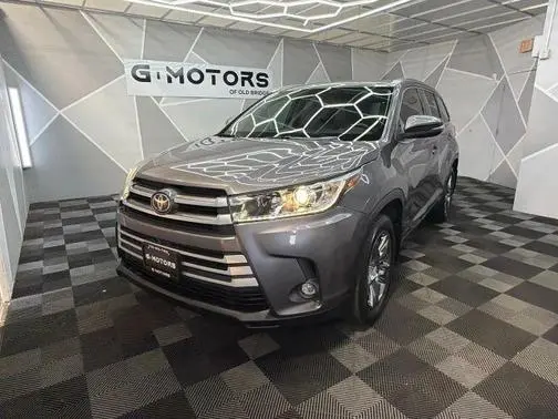 2019 Toyota Highlander Limited Platinum FWD photo