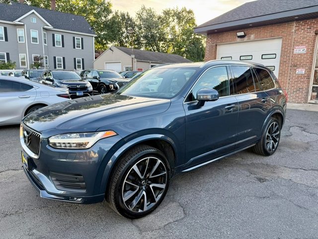 2020 Volvo XC90 Momentum AWD photo